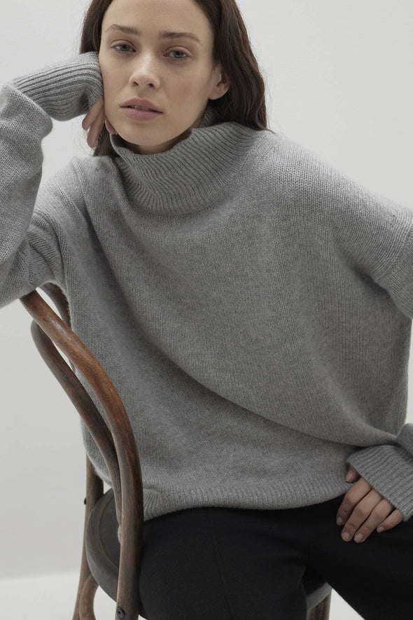 JOSLYN TURTLENECK CASHMERE SWEATER