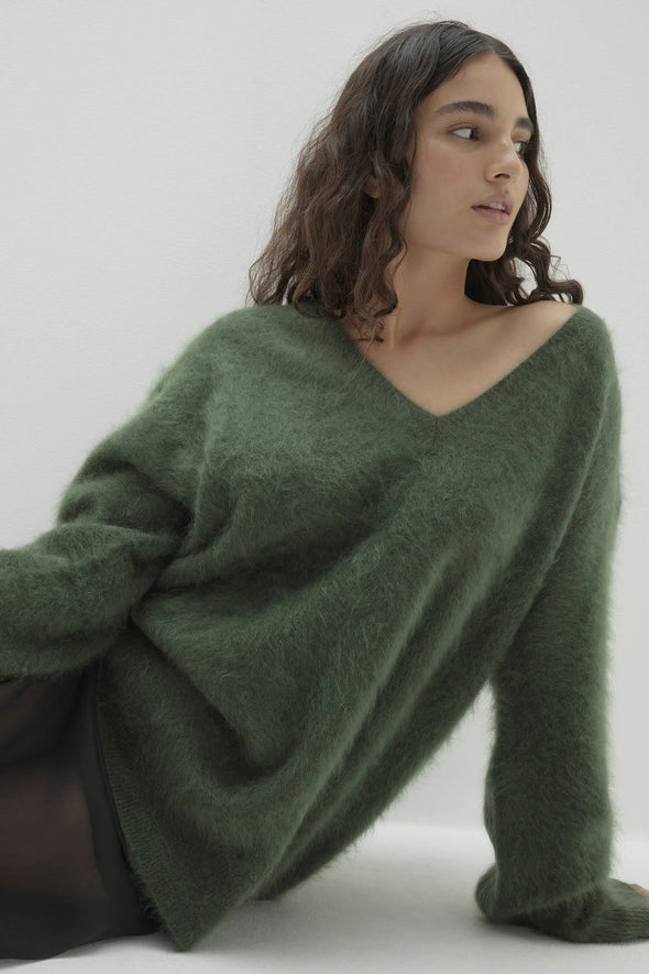 GLADYS BRUSHED CASHMERE V-NECK SWEATER