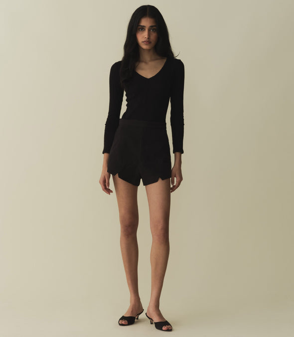 MAVEN SHORT -- BLACK