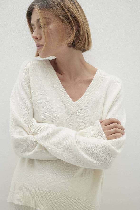 SYDNEY V-NECK CASHMERE SWEATER