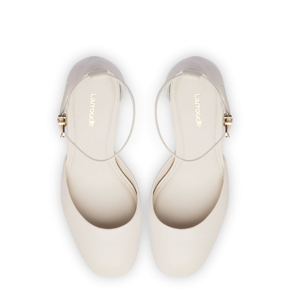 Ari Pump In Ivory Leather